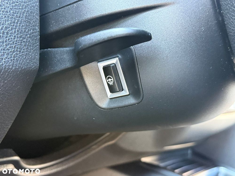 BMW Seria 3 318d - 33