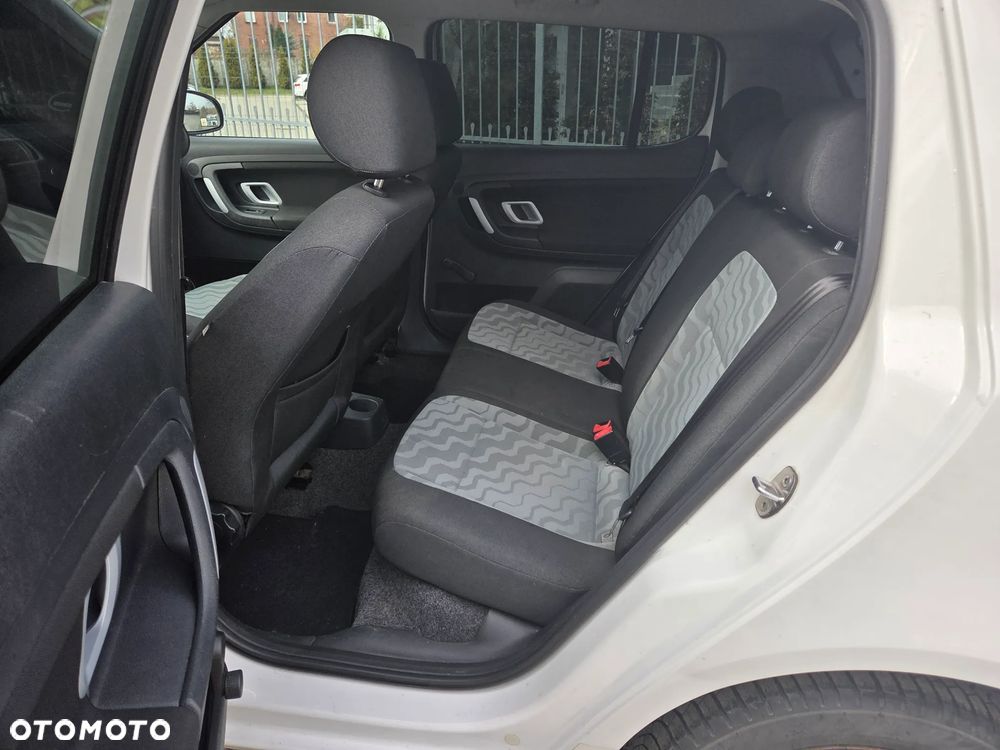 Skoda Fabia 1.2 HTP SPECIAL - 9