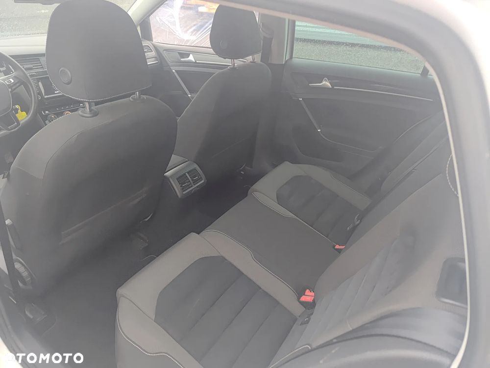 Volkswagen Golf 1.6 TDI Trendline - 24
