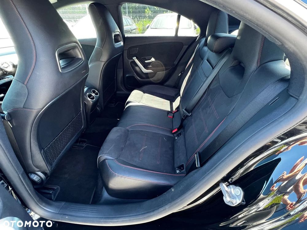 Mercedes-Benz CLA 220 4-Matic AMG Line 7G-DCT - 13