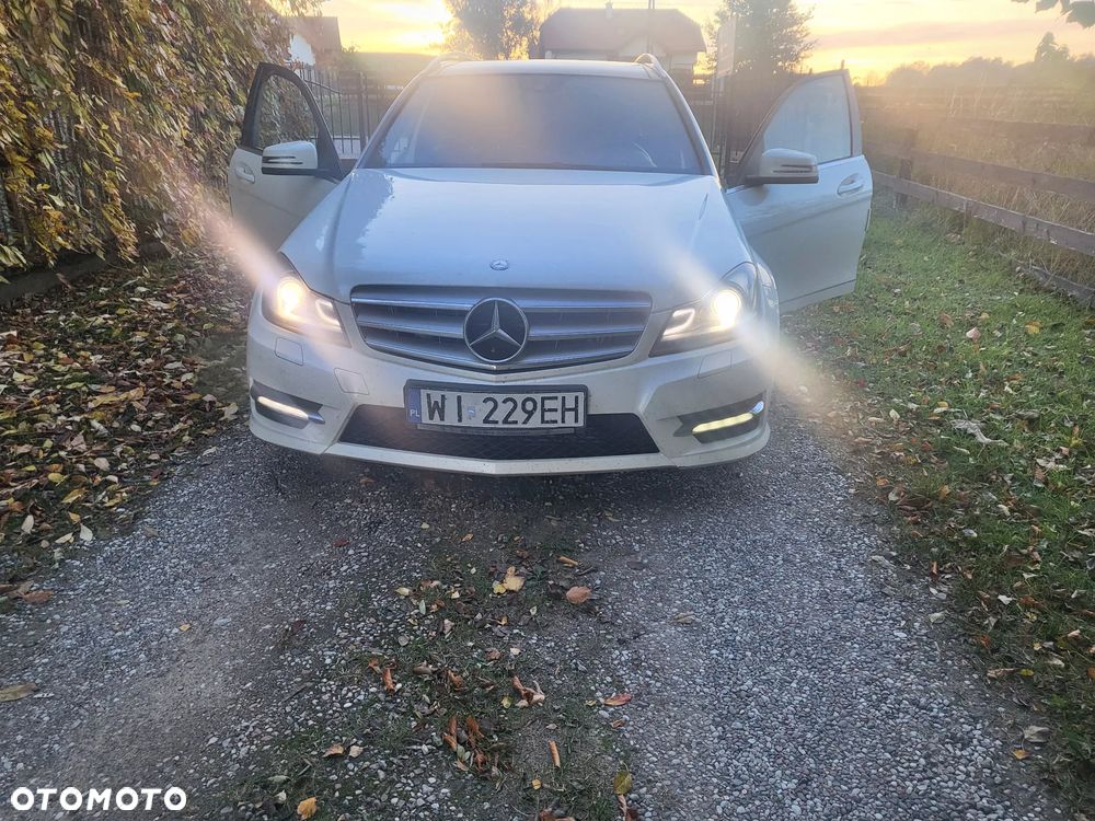 Mercedes-Benz Klasa C 350 CDI DPF 4Matic 7G-TRONIC BlueEFFICIENCY Special Edition - 11