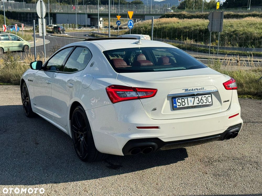 Maserati Ghibli S GranSport - 16