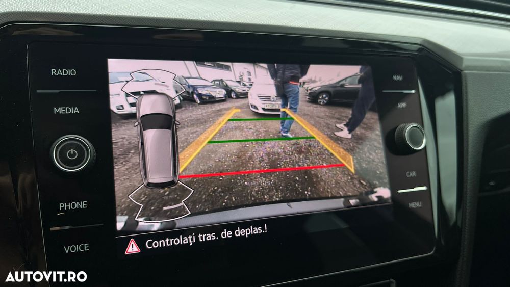 Volkswagen Passat - 14