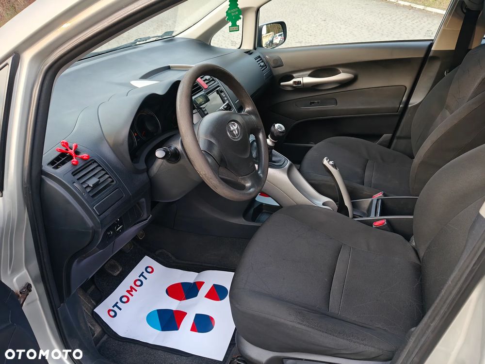 Toyota Auris 2.0 D-4D Luna - 9