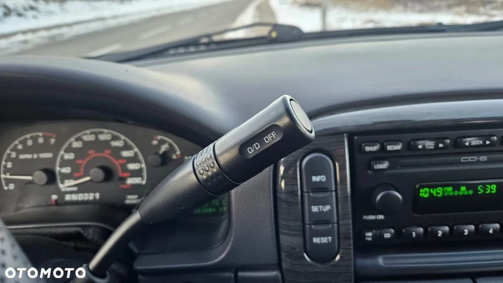 Ford Explorer 4.6 AWD - 16