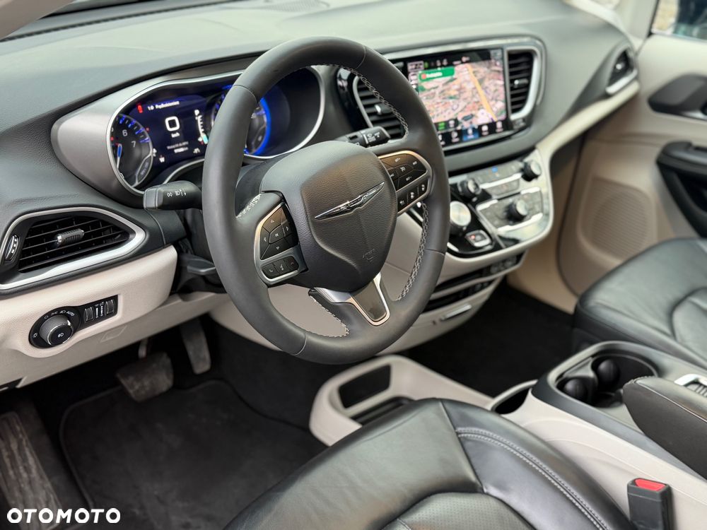 Chrysler Pacifica - 11