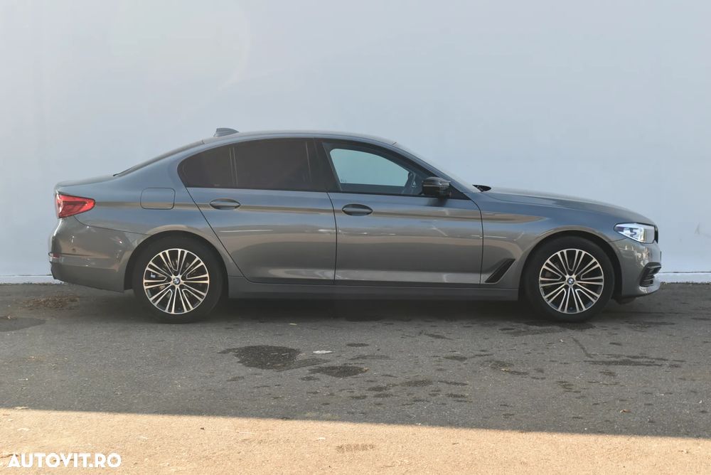 BMW Seria 5 520d xDrive AT MHEV - 10