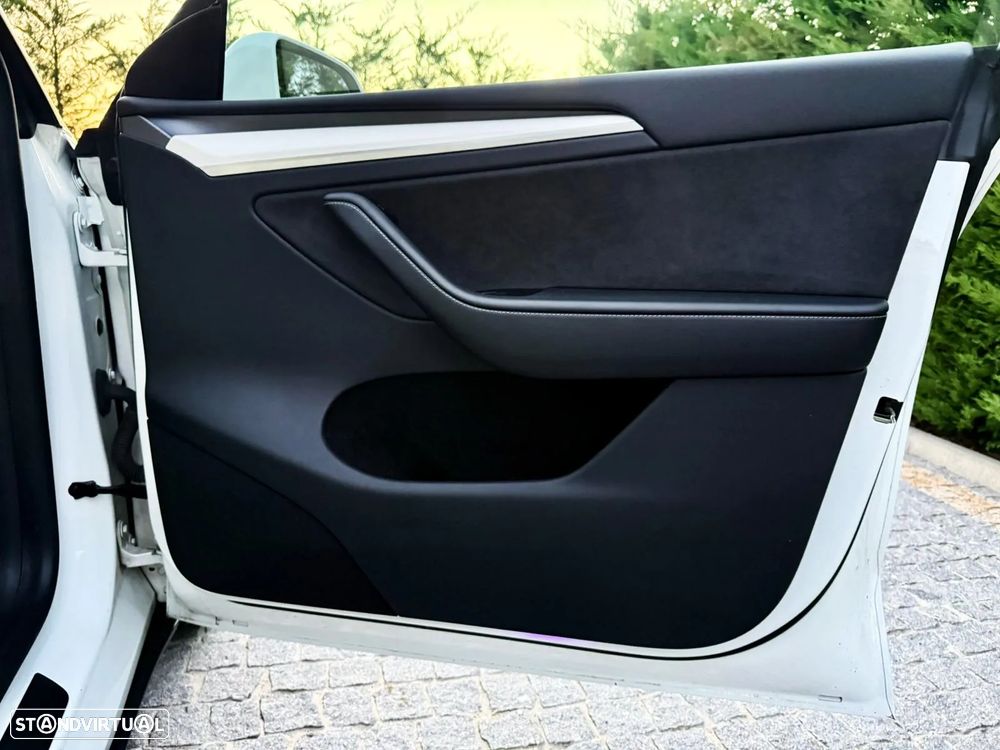 Tesla Model Y Performance Tração Integral - 15