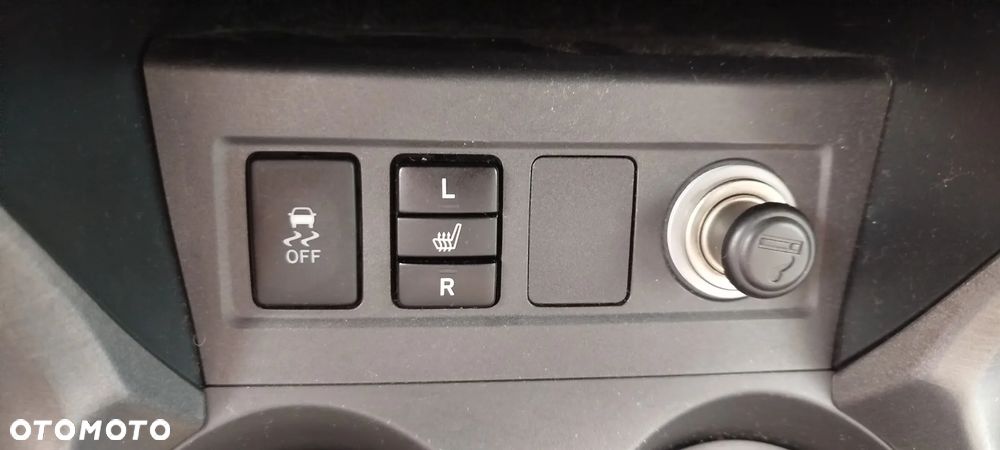 Toyota RAV4 2.2 D-CAT Premium - 8