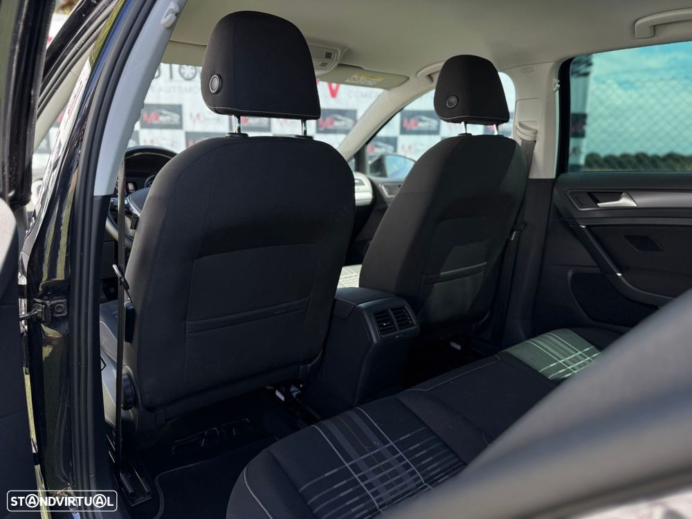 VW Golf 2.0 TDI Highline - 44