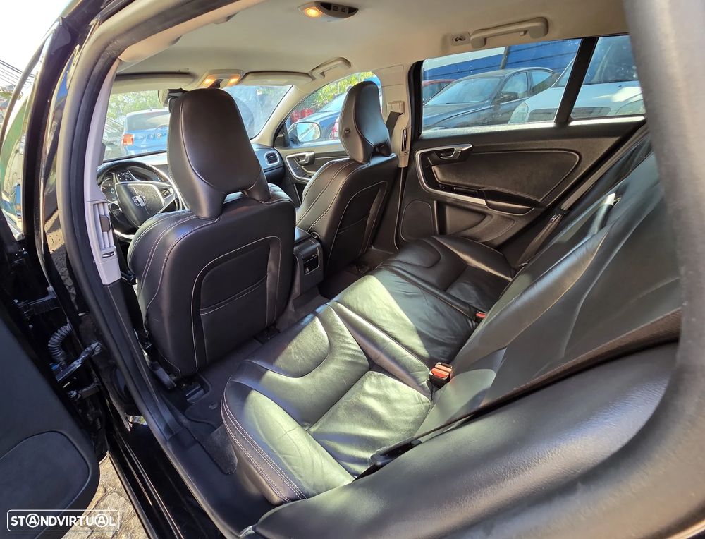 Volvo V60 D6 Plug-In-Hybrid AWD Geartronic Pure Limited - 10