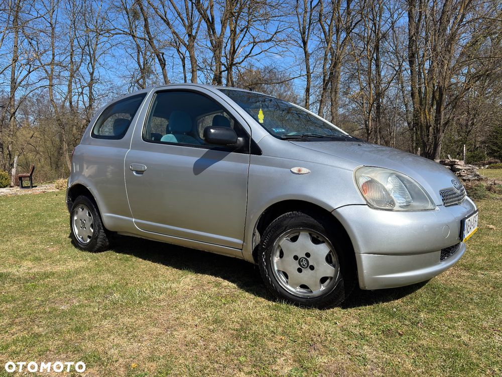 Toyota Yaris - 1