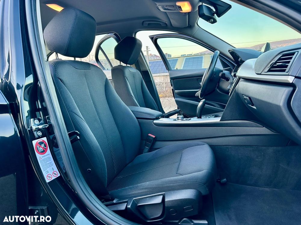 BMW Seria 3 320i Aut. - 19