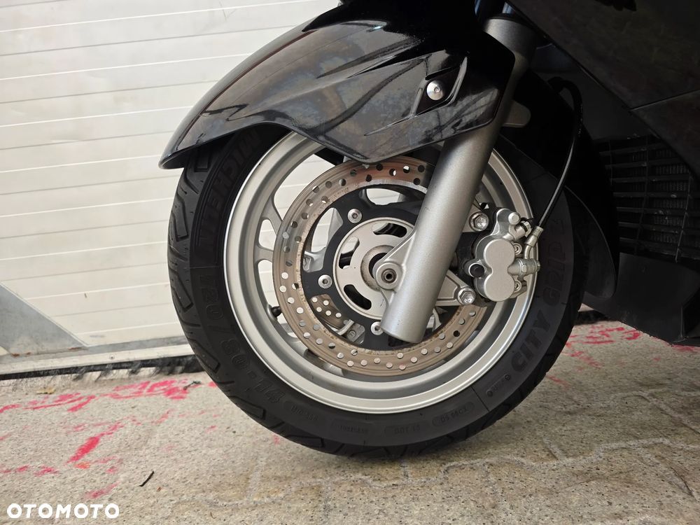 Suzuki Burgman - 16