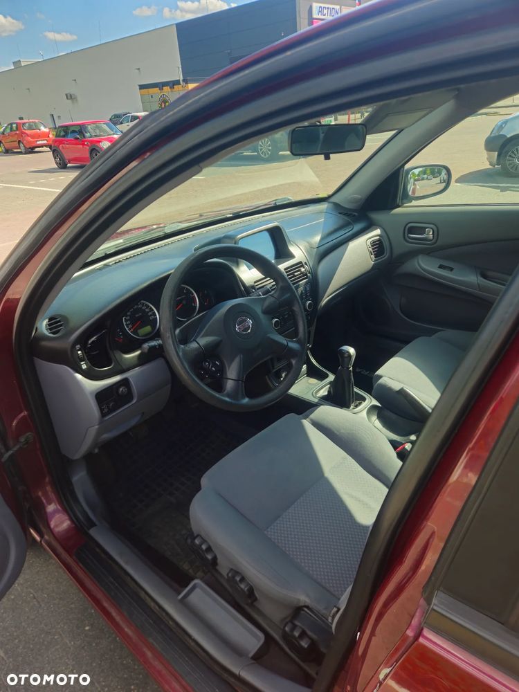 Nissan Almera - 9