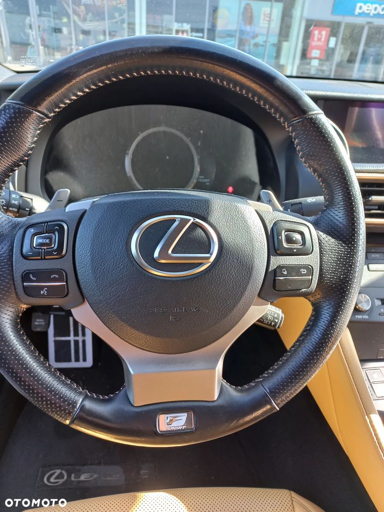 Lexus RC 200t / 300 F Sport - 14