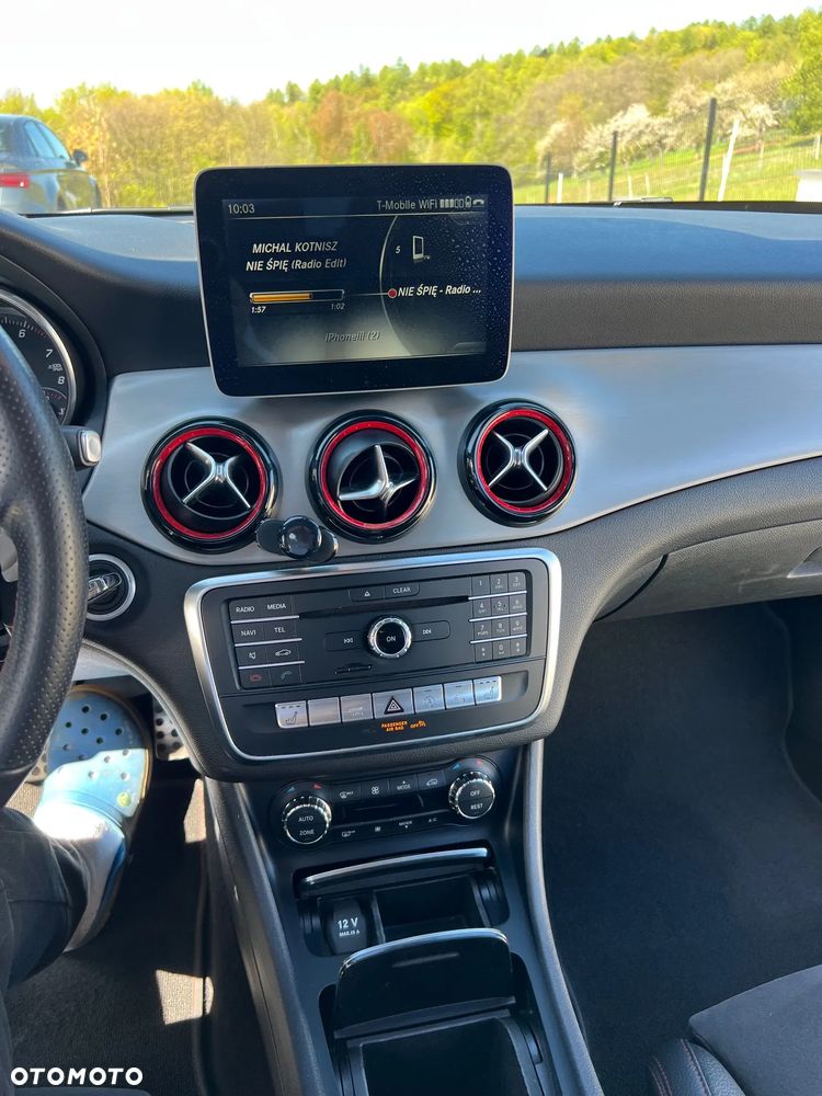 Mercedes-Benz CLA 250 4Matic 7G-DCT Sport - 17