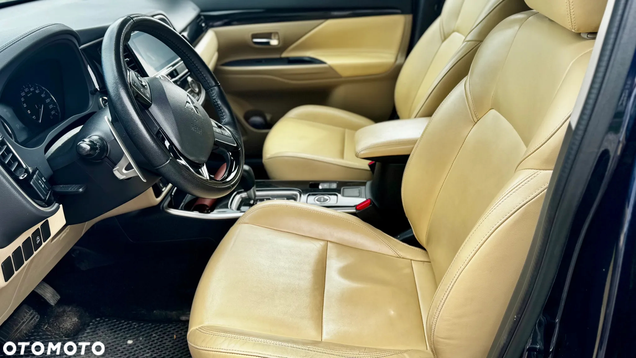 Mitsubishi Outlander - 7