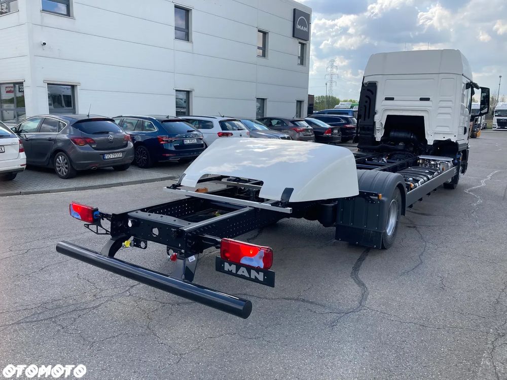 MAN MAN TGL 12.250 4X2 BL CH - 13