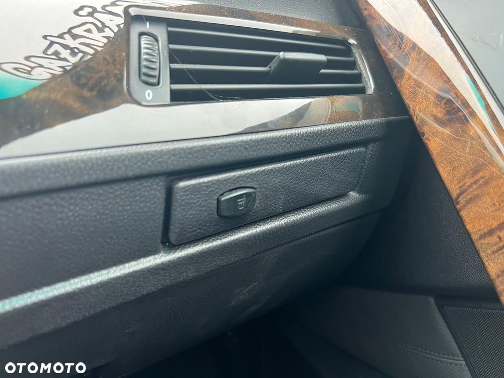 Cup Holder uchwyt na kubki e60 e61 na napoje Europa lewy + prawy - 4