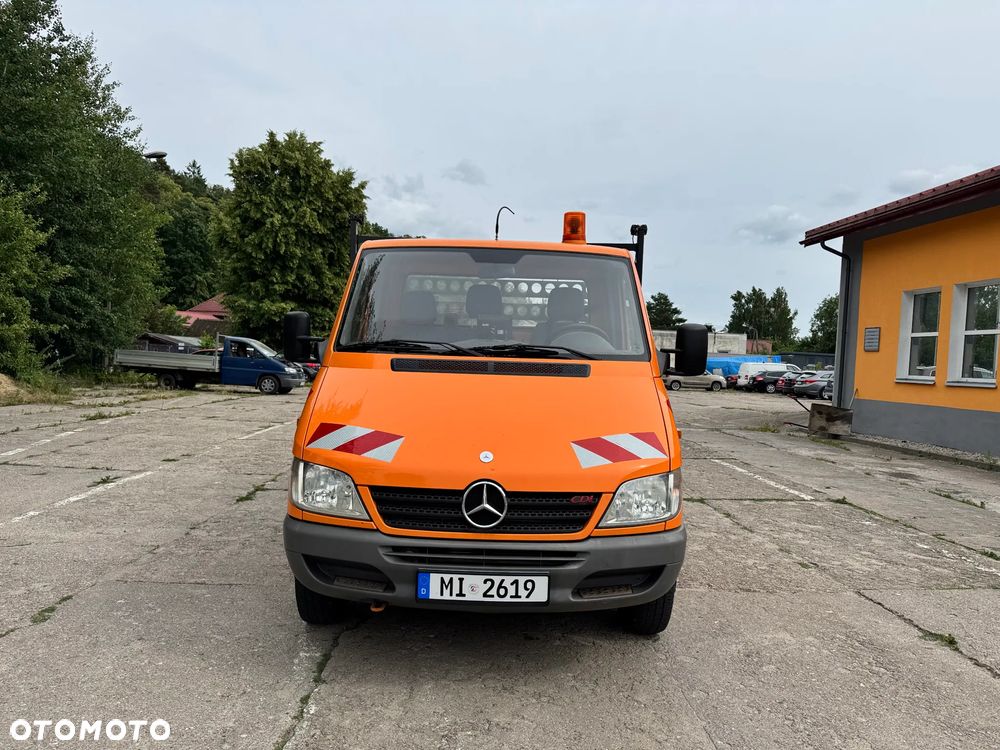 Mercedes-Benz Sprinter - 2