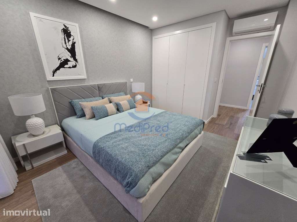 Apartamento T3 c/ 2 Varandas de 15 m2 e 2 Parqueamentos | Alverca d... - Grande imagem: 3/52