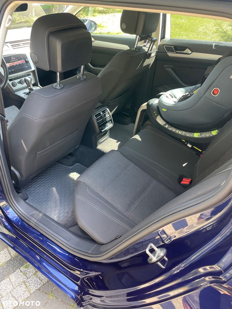 Volkswagen Passat - 10