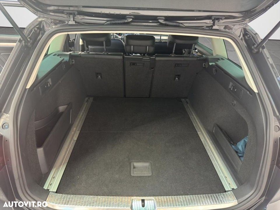 Volkswagen Passat - 21