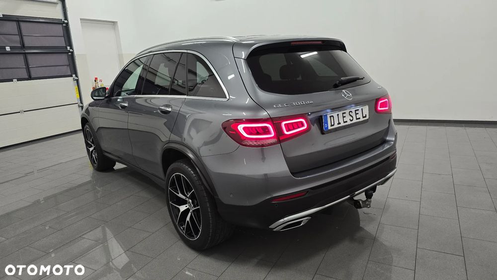 Mercedes-Benz GLC 300 de 4Matic 9G-TRONIC AMG Line Plus - 4