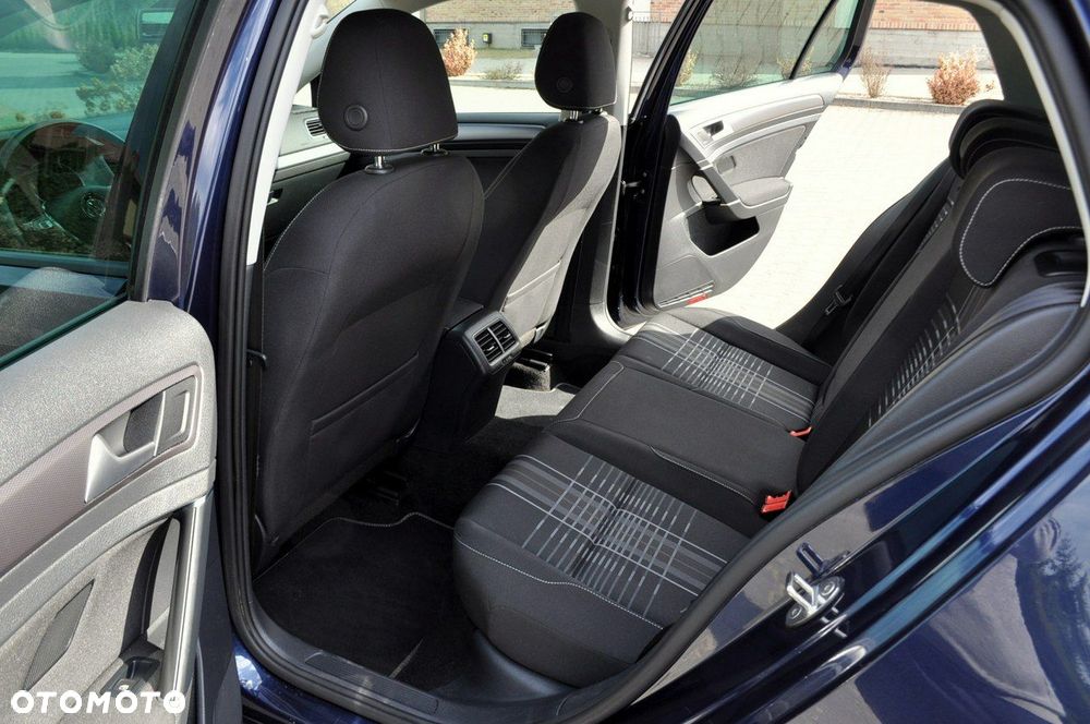 Volkswagen Golf - 21