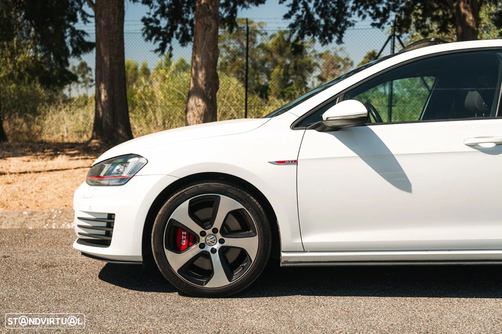 VW Golf 2.0 TSi GTi DSG Performance - 13