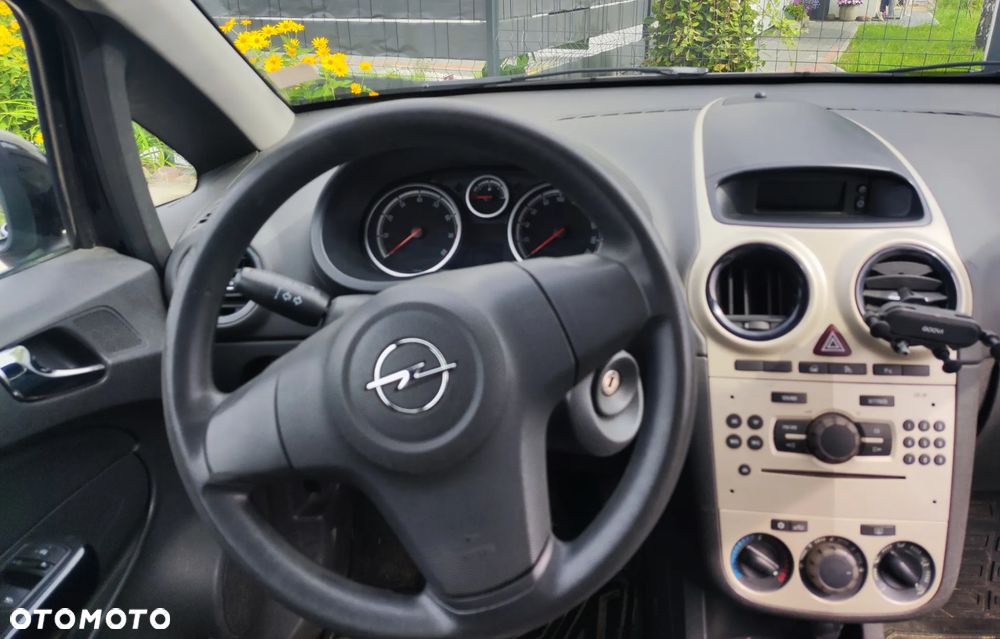 Opel Corsa 1.2 16V - 9