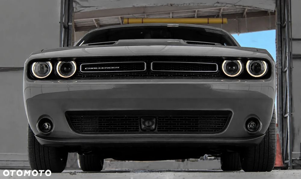 Dodge Challenger - 4