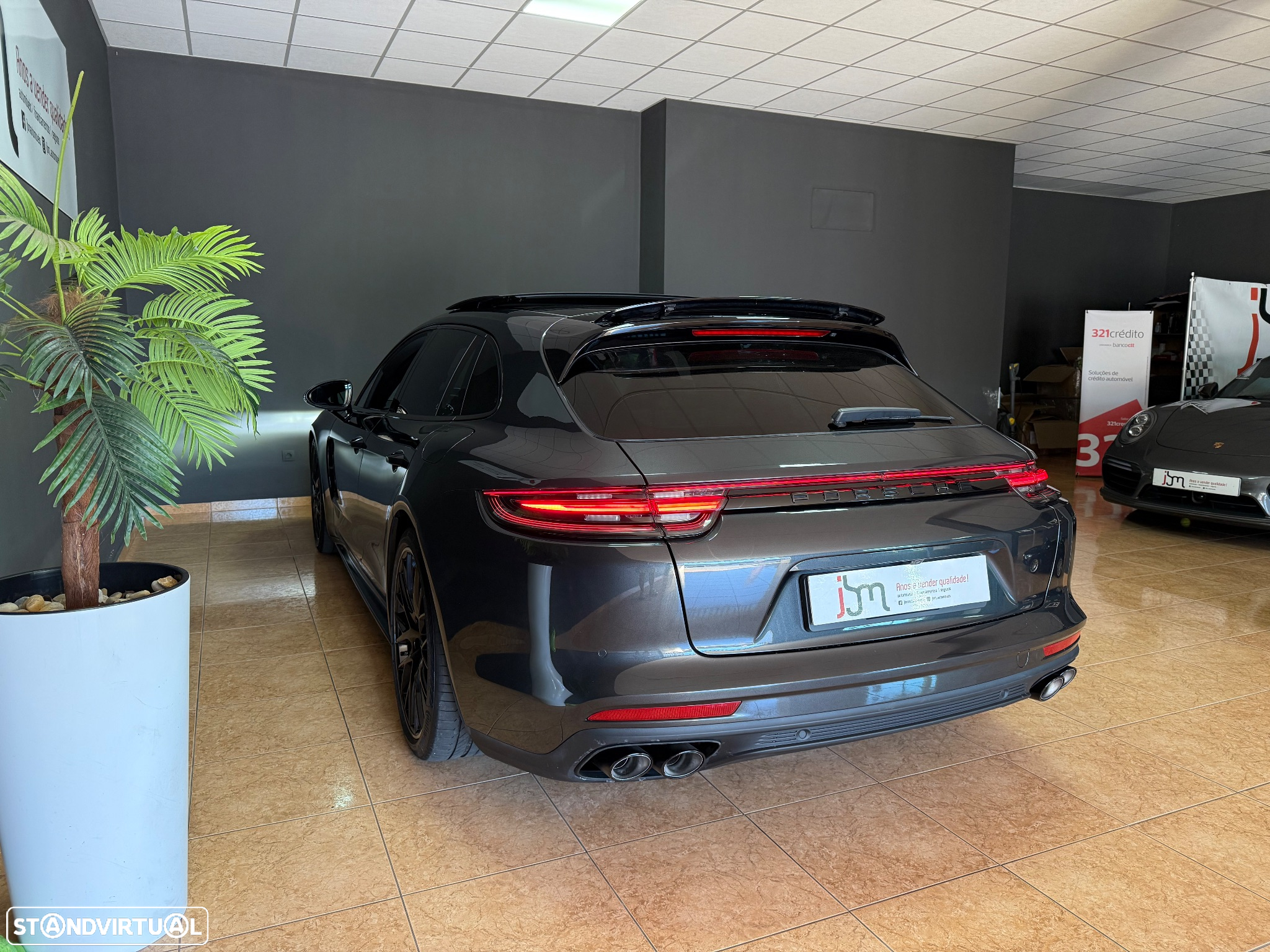 Porsche Panamera Sport Turismo 4 E-Hybrid 10 Years Edition - 23