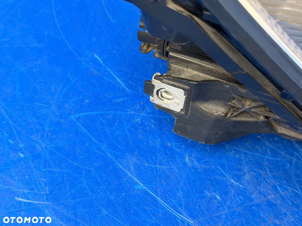 PRAWY FULL LED VW PASSAT B8 EUROPA BDB VALEO - 6