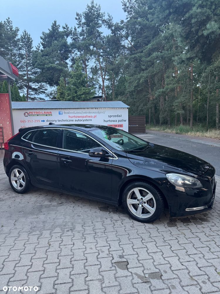 Volvo V40 D3 R-Design - 8
