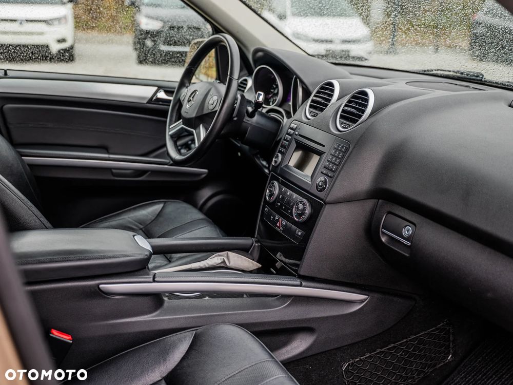 Mercedes-Benz ML - 29