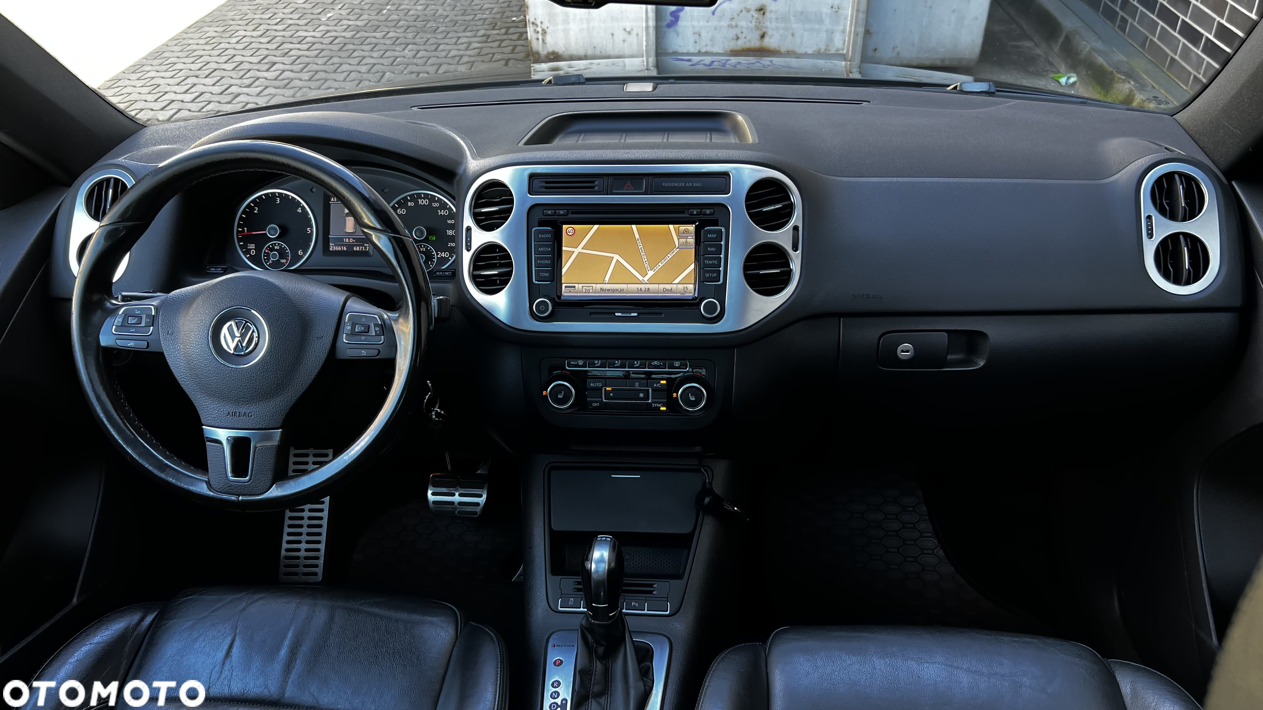 Volkswagen Tiguan 2.0 TDI 4Mot R-Style DSG - 32