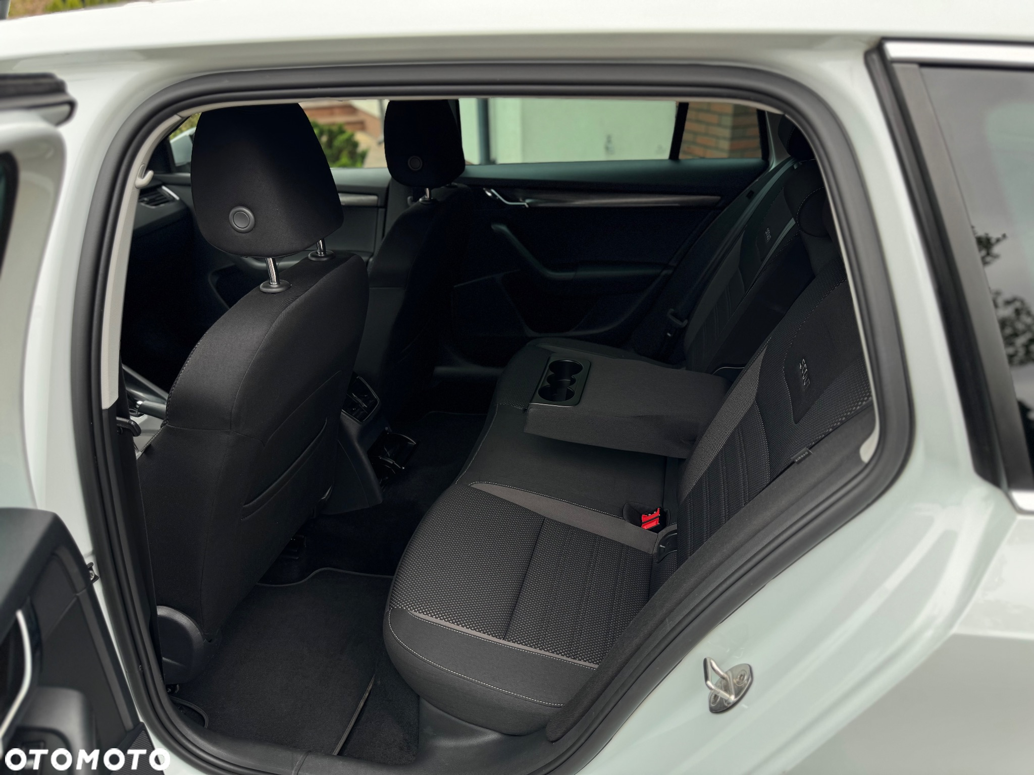 Skoda Octavia Combi 2.0 TDI DSG 4x4 Scout - 14