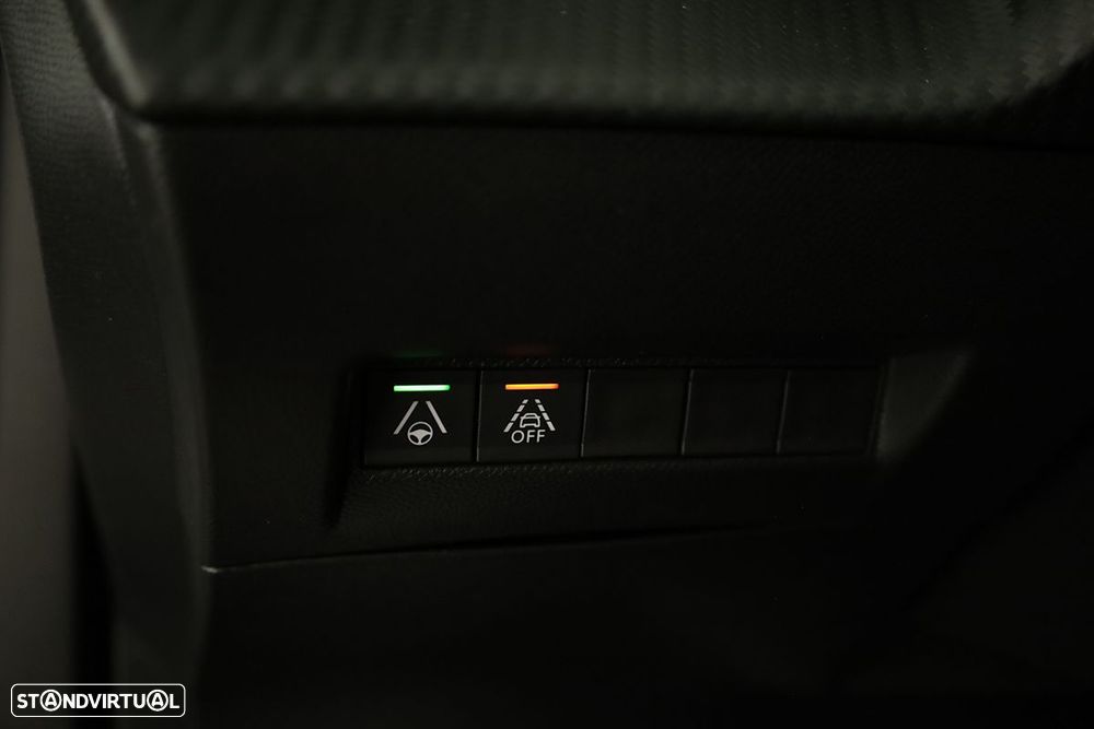 Peugeot e-2008 50 kWh GT - 19