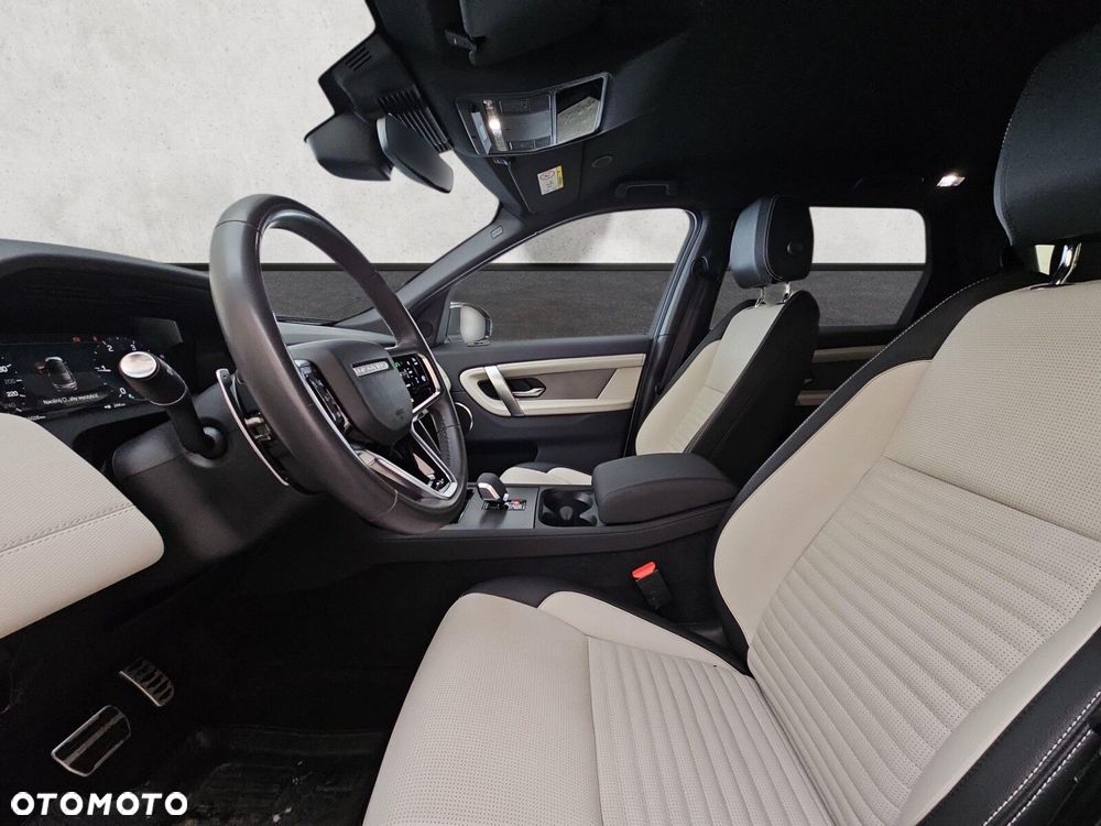 Land Rover Discovery Sport - 11