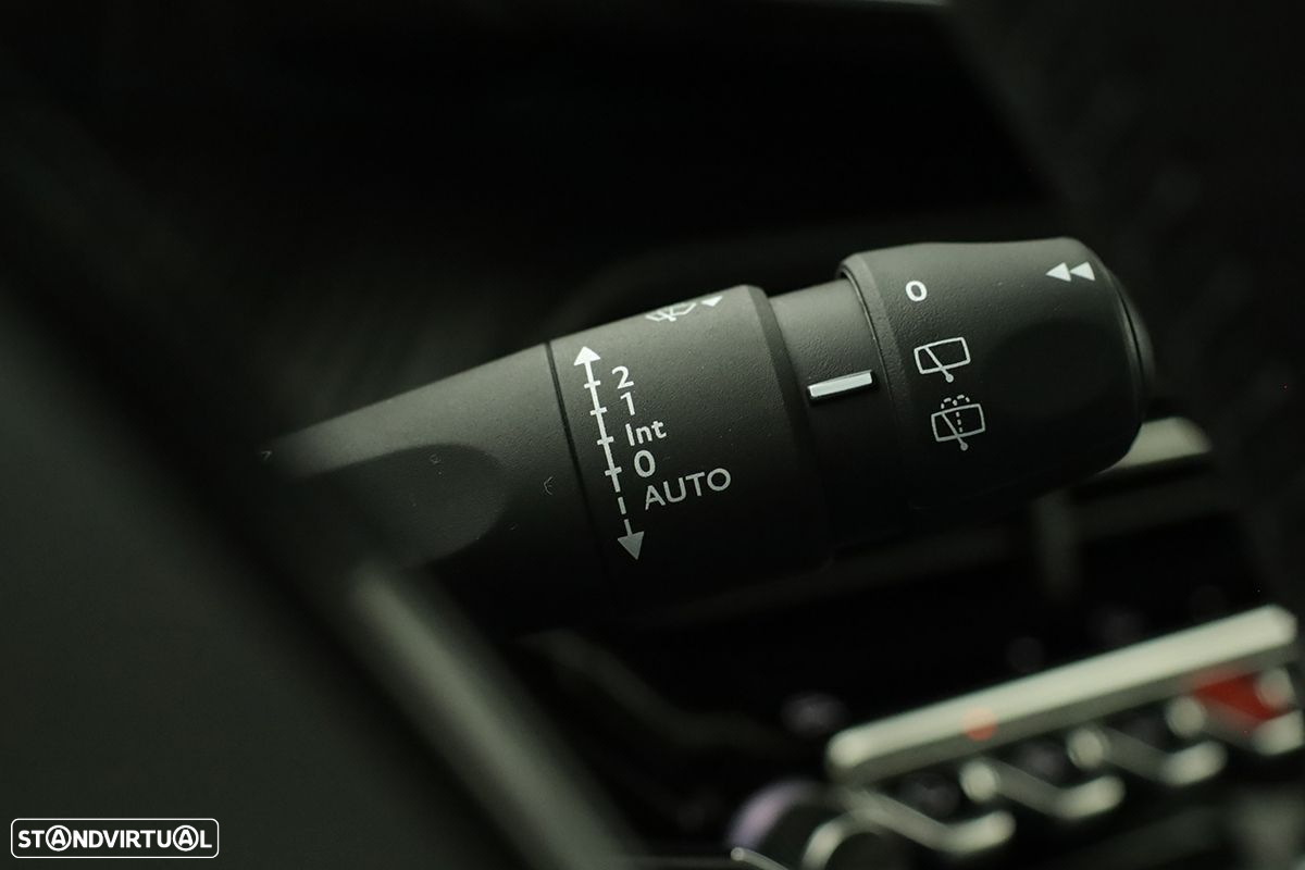 Peugeot 2008 1.2 PureTech Allure - 20