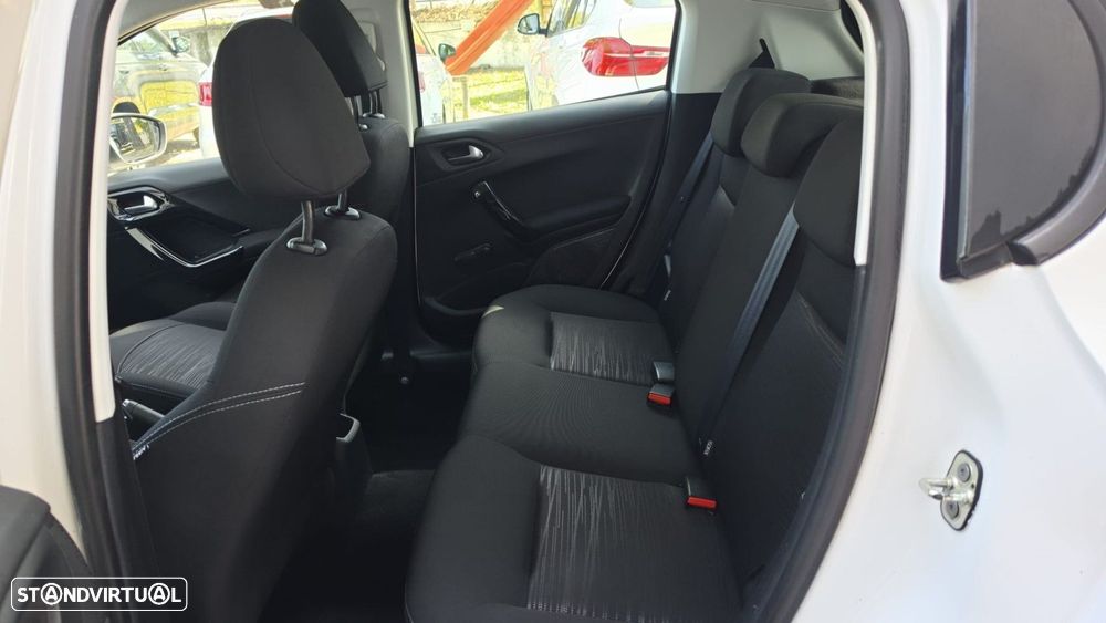 Peugeot 208 1.4 HDi - 14