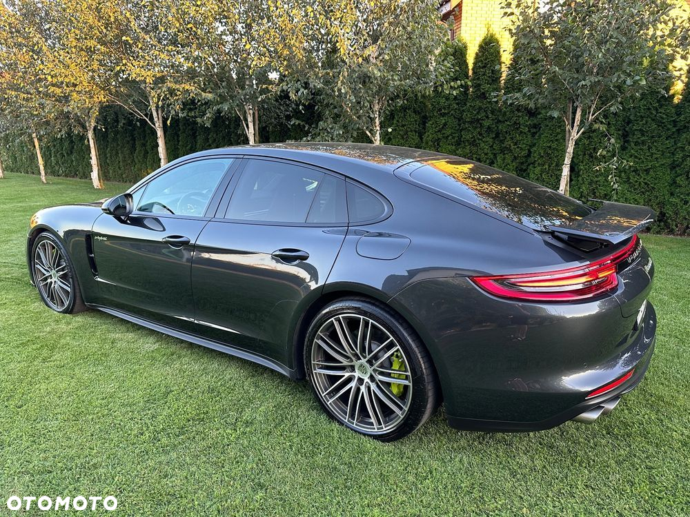 Porsche Panamera 4 E-Hybrid 10 Years Edition - 11