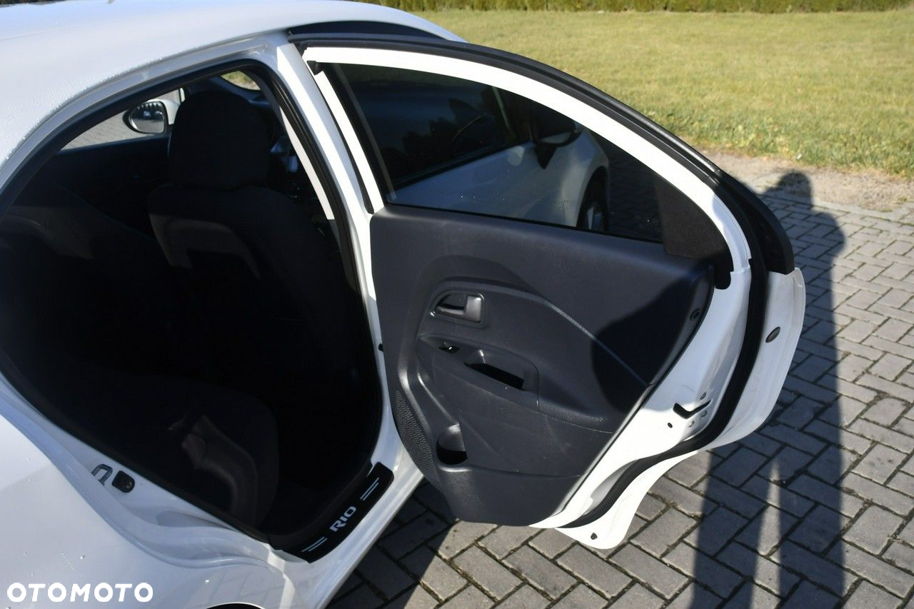Kia Rio - 26