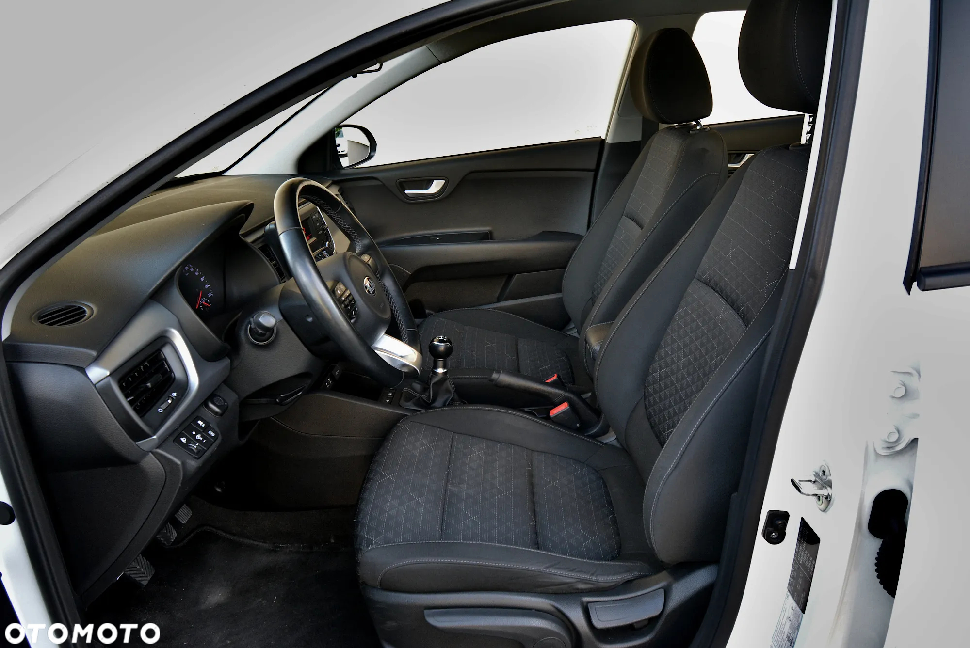 Kia Rio - 14