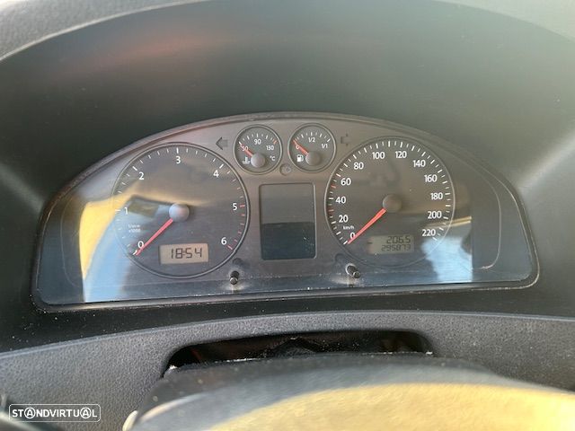 VW Transporter 1.9 TDi 102 T.Crianças - 10