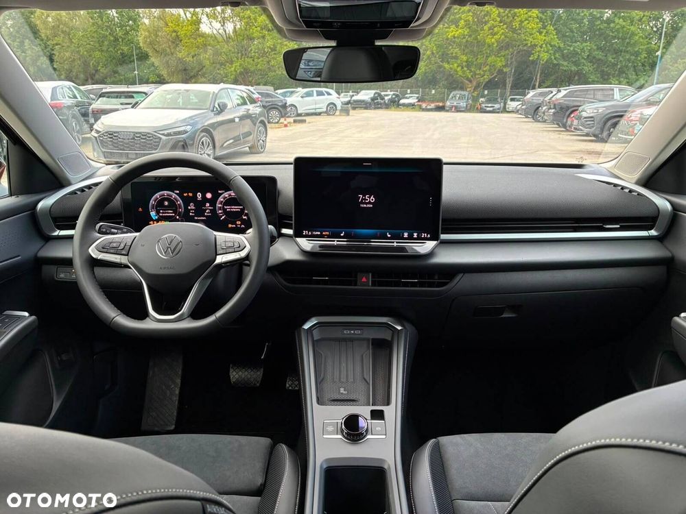 Volkswagen T-Roc - 13