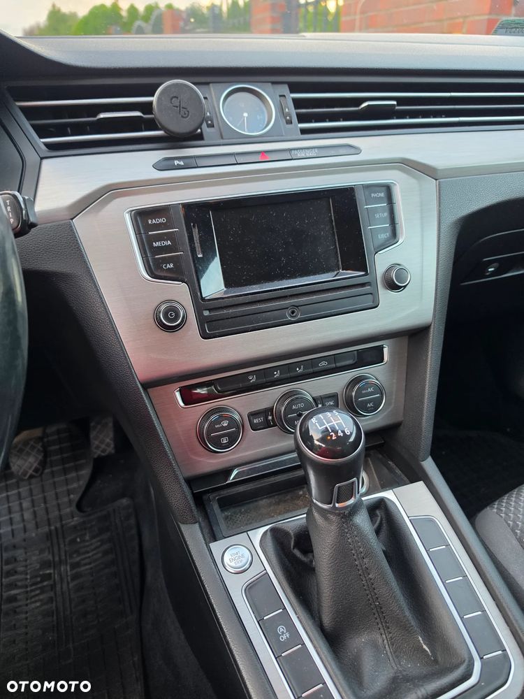 Volkswagen Passat 2.0 TDI BMT Trendline - 8