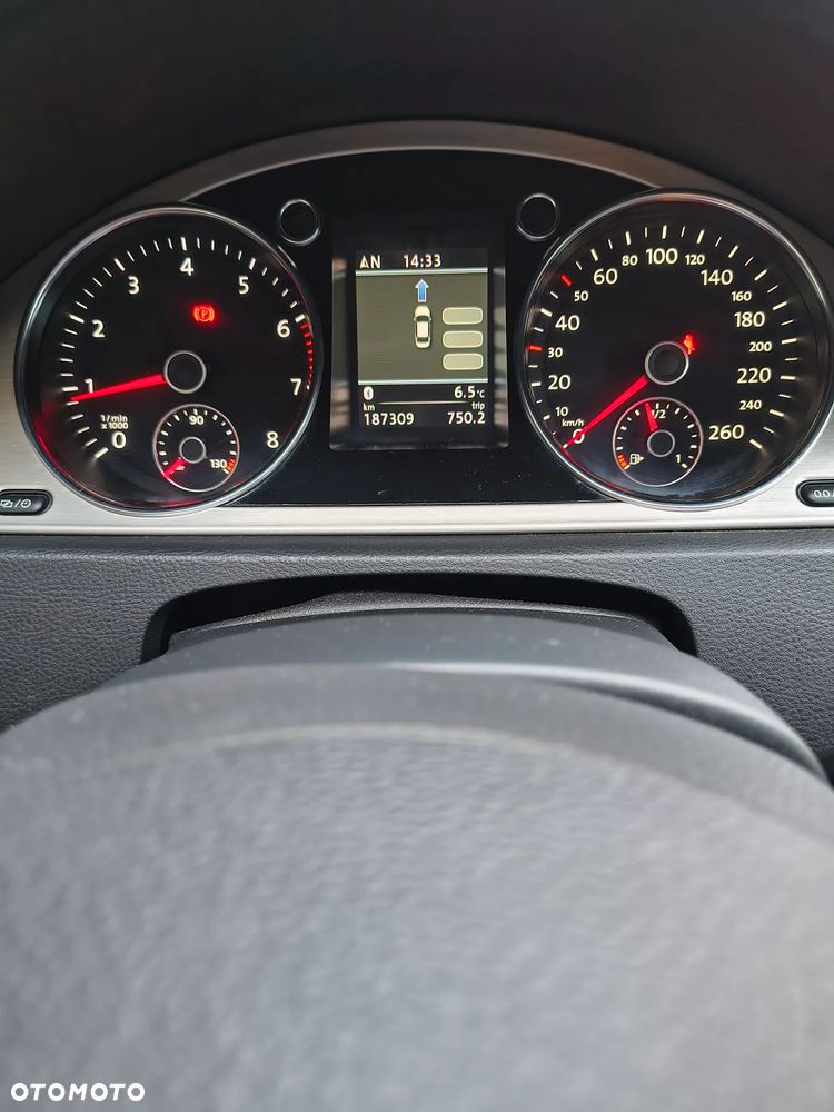 Volkswagen Passat 2.0 TSI Highline - 13